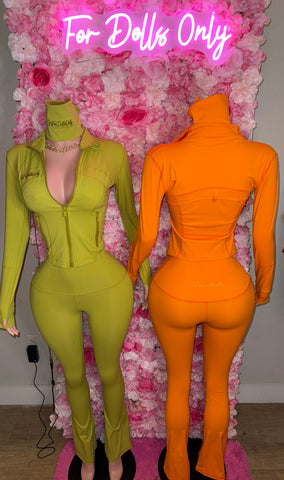 DOLLUXE FITS WITH **FREE HEADBANDS**