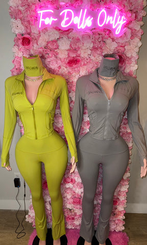 DOLLUXE FITS WITH **FREE HEADBANDS**